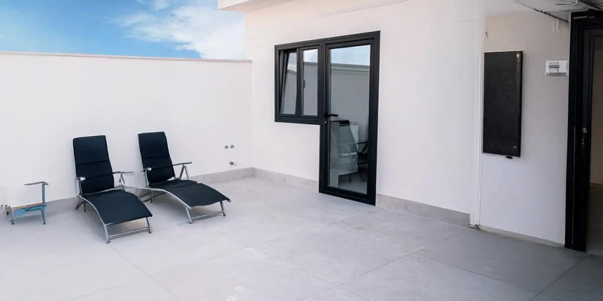 amura-system-sistema-desolidarizacion-terraza Sistema de desolidarización integrado al sistema constructivo, diseñado para absorber movimientos del soporte y proteger el revestimiento.