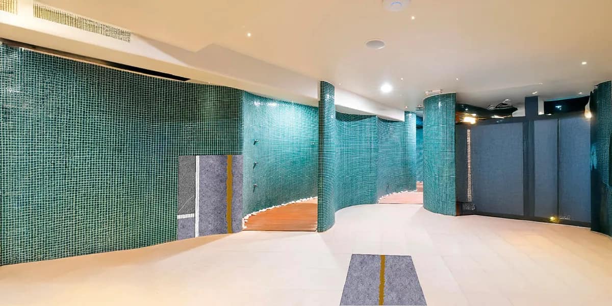 amura-system-sistema-duchas-ducha-vestuario Sistema de duchas integrado al sistema constructivo, con impermeabilización continua y drenaje controlado para evitar filtraciones.