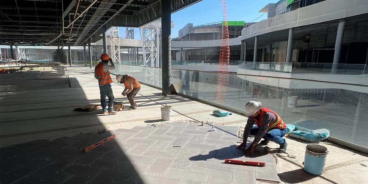 amura-system-sistema-impermeabilizacion-techo Impermeabilizante para techos aplicado con sistema Revestech durante obra en construcción.