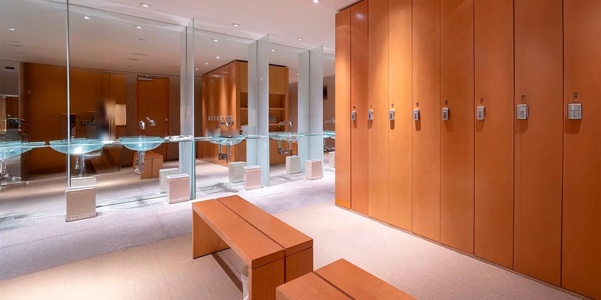 amura-system-sistema-impermeabilizacion-vestuario Impermeabilización en vestuarios y duchas con sistemas Revestech para uso profesional.